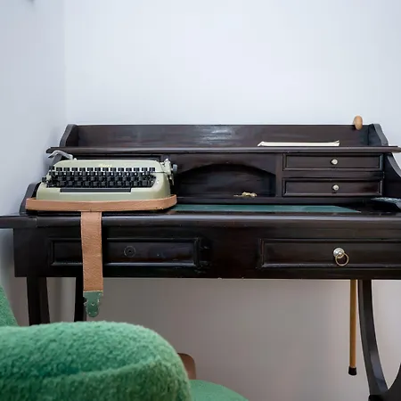 아파트 Billie With Balcony