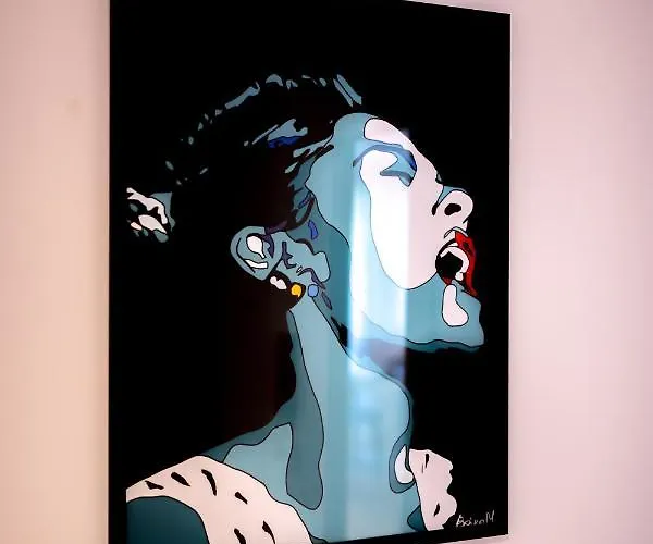 Billie With Balcony 아파트