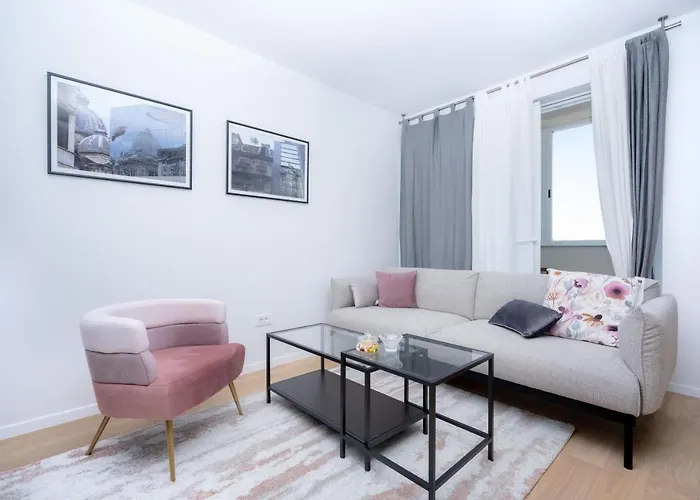 Billie With Balcony *