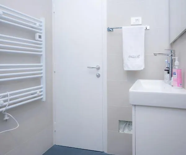 Billie With Balcony * 스플리트