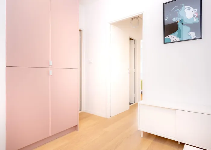 Billie With Balcony 아파트