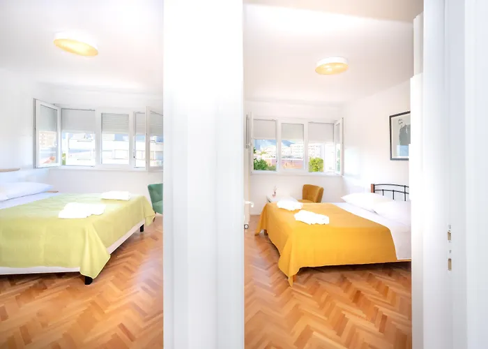 아파트 Billie With Balcony