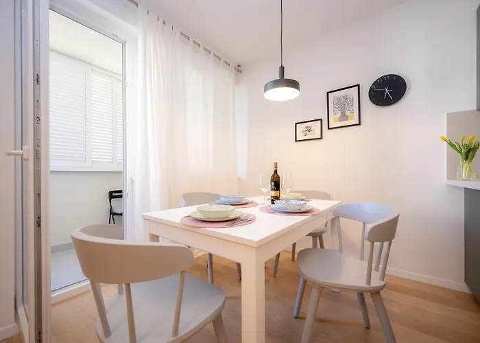 Billie With Balcony * 스플리트