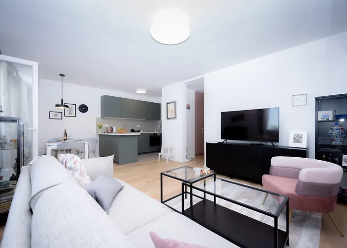 Billie With Balcony 아파트