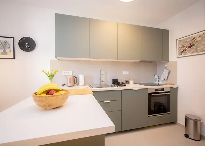 Billie With Balcony 아파트