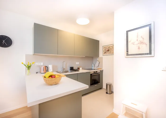 Billie With Balcony *