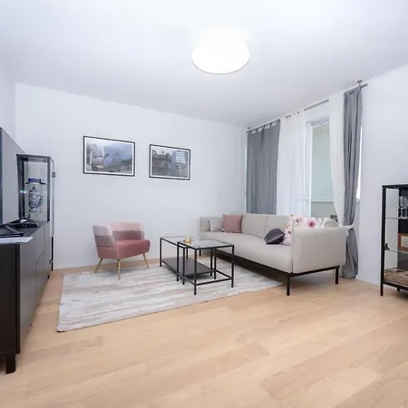 Billie With Balcony شقة سبليت