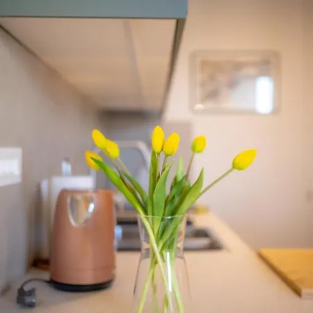 Billie With Balcony *