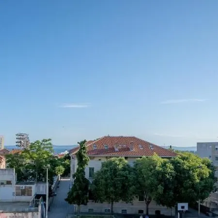 Billie With Balcony شقة سبليت