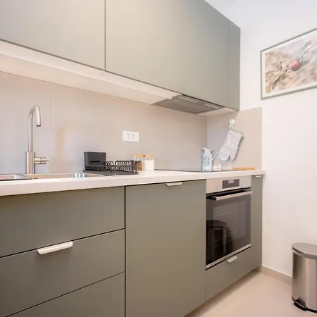 Billie With Balcony * Split