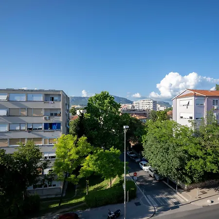 Billie With Balcony شقة سبليت