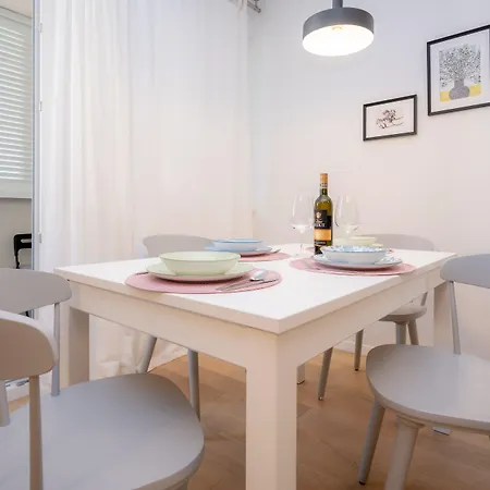 Billie With Balcony * سبليت